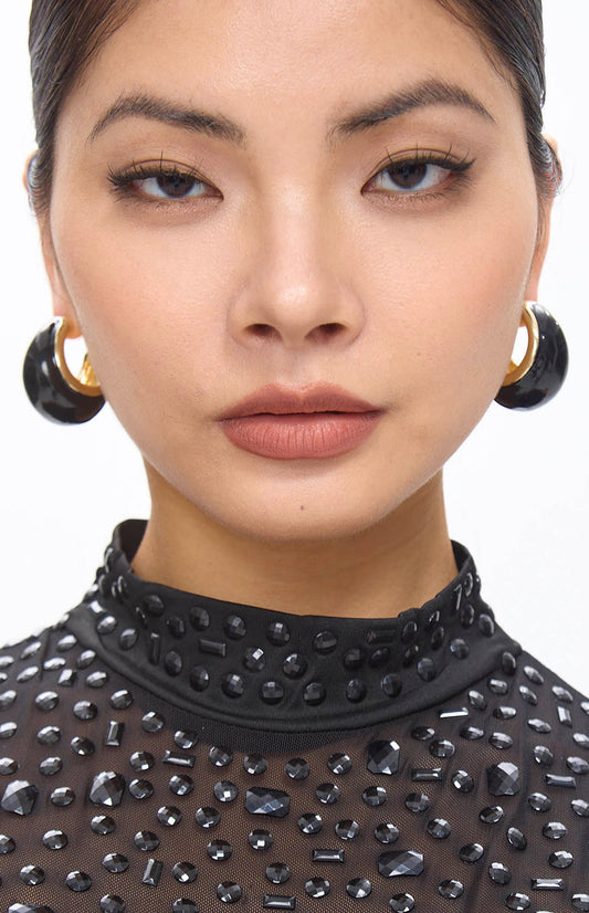 Snae Black Clip-On Glam Vintage Earrings