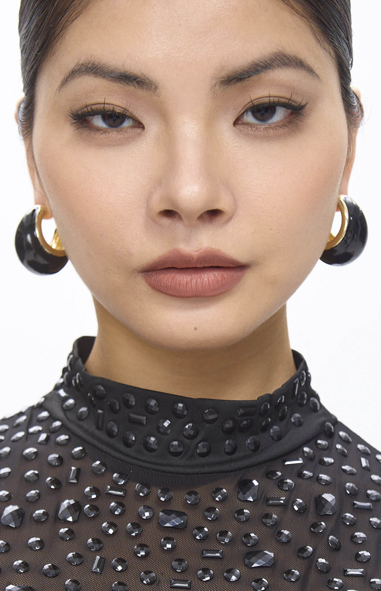 Snae Black Clip-On Glam Vintage Earrings