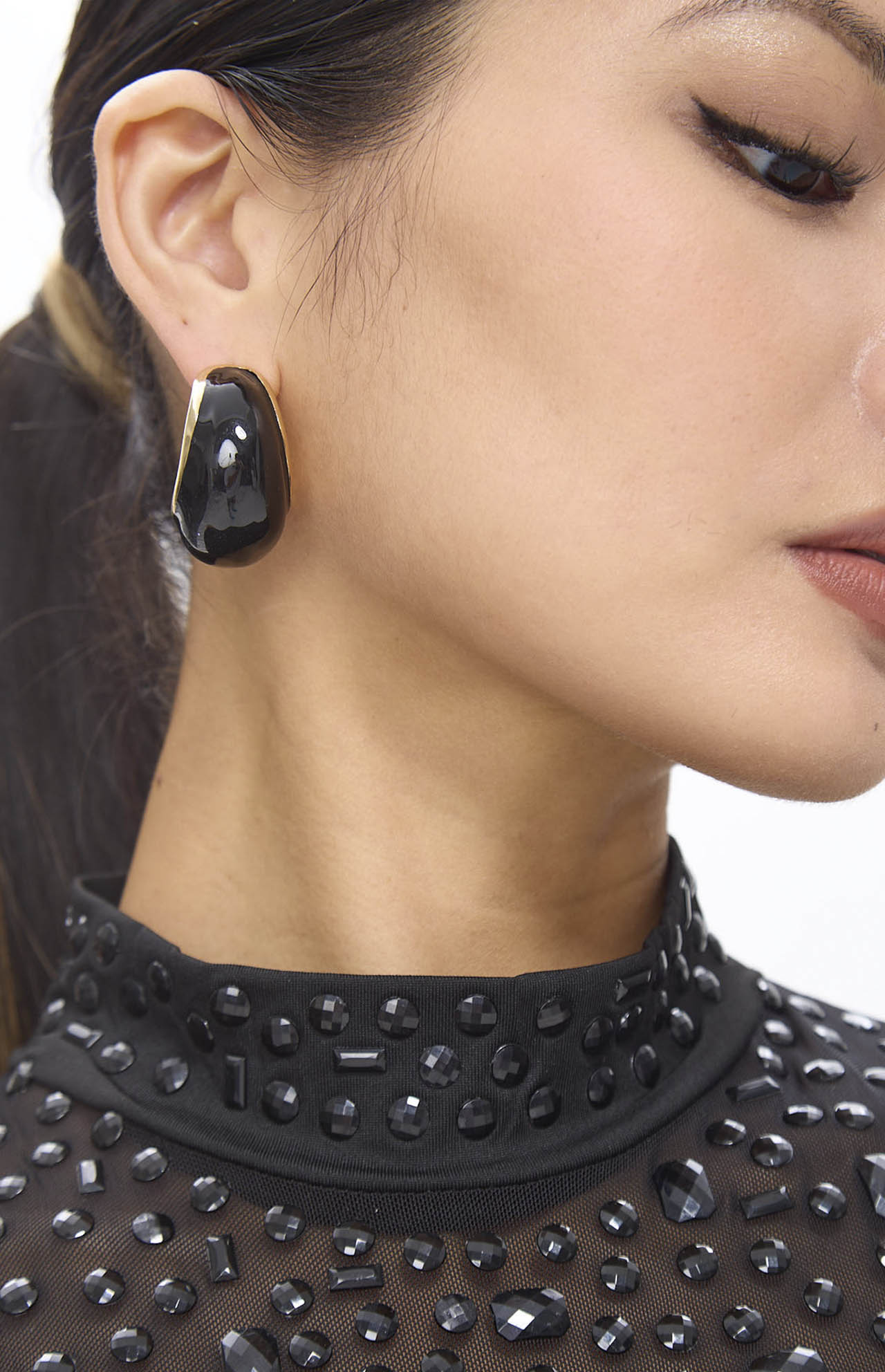 Snae Black Clip-On Glam Vintage Earrings